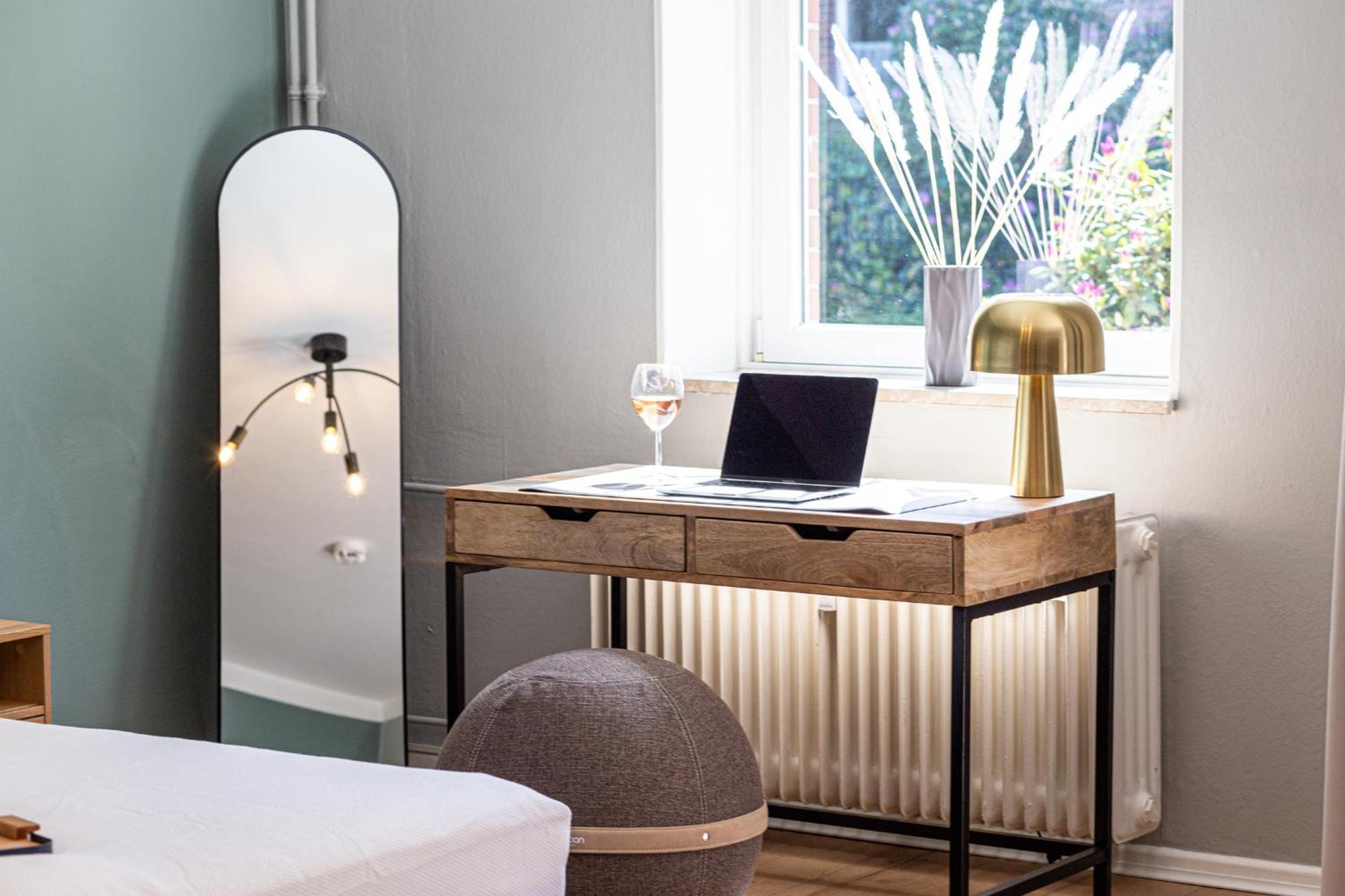 Have-A-Nice-Stay - Nahe Bahnhof Ahrensburg - 20 Minuten Nach Hamburg - Trotzdem Ruhig Gelegen - 6 Minuten Zu Fuss Ins Zentrum Ahrensburg - Modern Eingerichtet 외부 사진